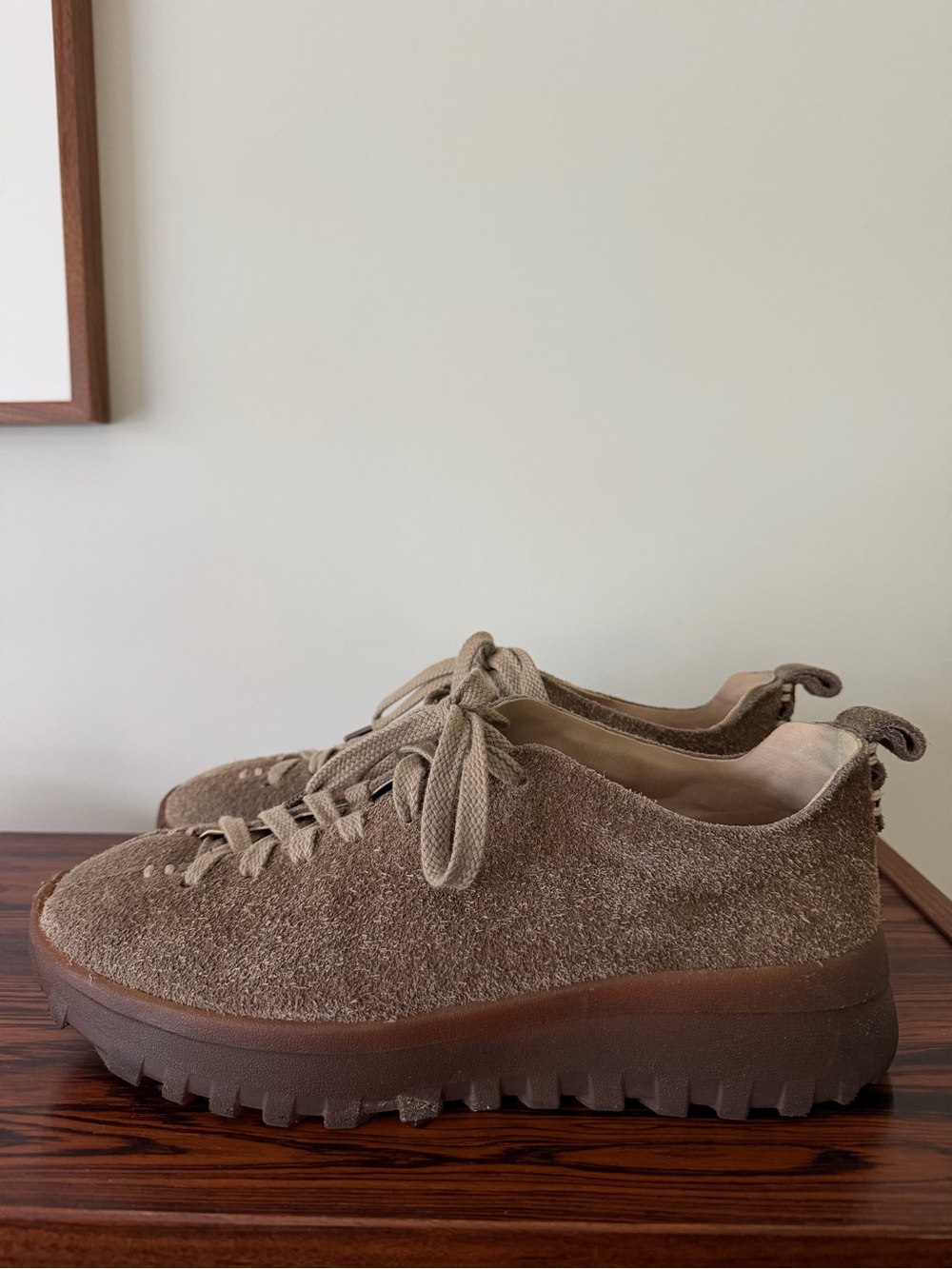FEIT men's sneaker
